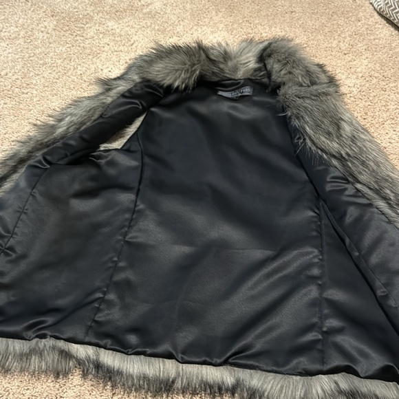 Donna Salyers Fabulous Furs Vest - Picture 5 of 5